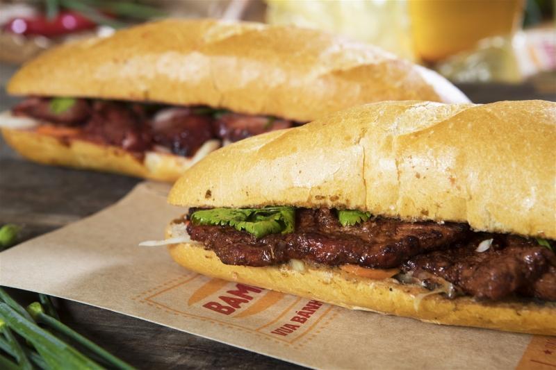 Top 6 Tiệm Bánh Mì Ngon và Rẻ Nổi Tiếng Ở Hà Nội