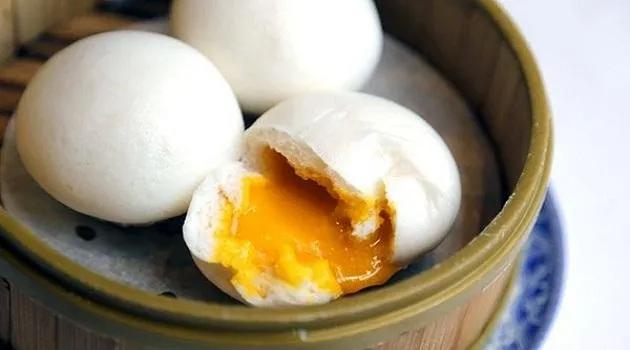 Khám phá 8 quán bán bánh bao kim sa ngon nhất Hà Nội mà bạn không thể bỏ qua