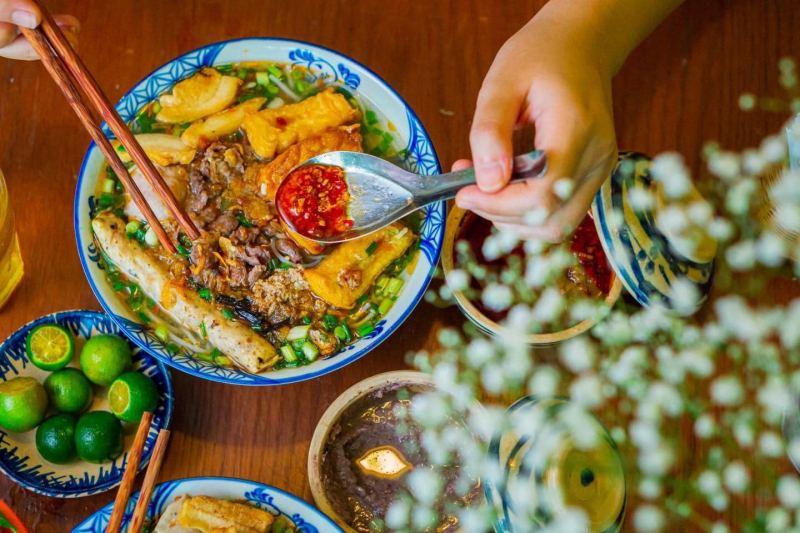 Khám Phá 8 Quán Bún Riêu Ngon Nhất Quận 1, TP. HCM