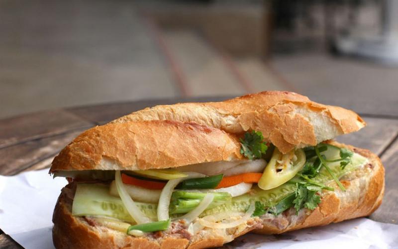 Top 9 Quán Bánh Mì Ngon Nổi Tiếng tại Quận 4 TP.HCM