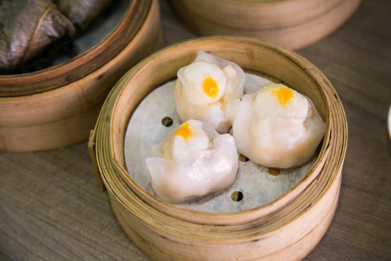 Top 10 Món Ăn Vặt Gốc Hoa Được Yêu Thích Nhất Tại Sài Gòn